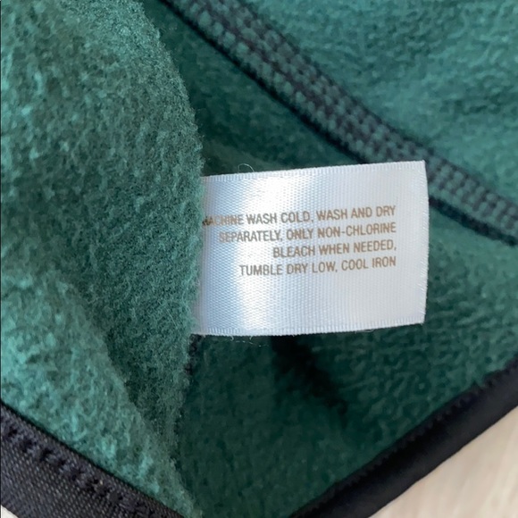 Old Navy Men’s Green and Black Zip Up Jacket - Picture 5 of 6